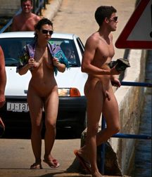 straight nudists 5d90cba61126f.jpg