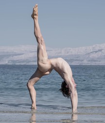 acrobatic positions 5d927cb3a75e6.jpg