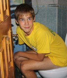 sitting on the toilet 5d96349fb1a18.jpg