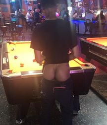 billiard players 5d96357e0d869.jpg