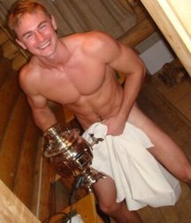 today I'm in the sauna 5d98325c6c8b8.jpg