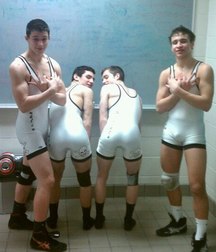 sports wrestlers 5d983361d2db8.jpg