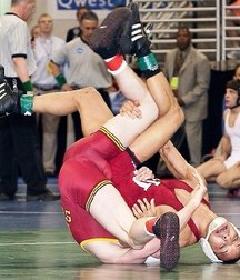 sports wrestlers 5d98337acc62d.jpg