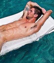float naked 5d9833c6cef0c.jpg