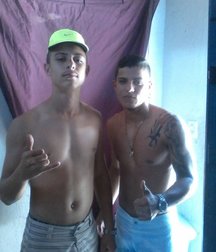 South American boys 5d9ac35a42637.jpg