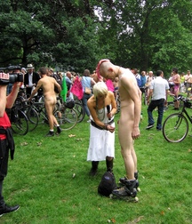 public-nudity-nudist 5d9c9cb106dd5.jpg