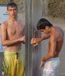 teen-boys-shirtless 5d9c9d18901e5.jpg