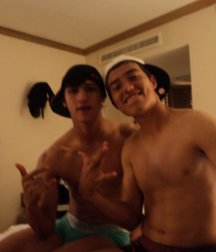 teen-boys-shirtless 5d9c9d1ba10db.jpg