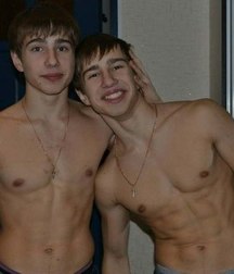 teen-boys-shirtless 5d9c9d2be7f5a.jpg