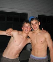 teen-boys-shirtless 5d9c9d303d793.jpg