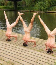 upside down naked 5d9e39f181ed9.jpg