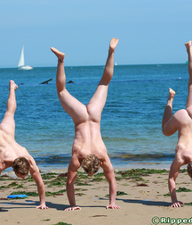 upside down naked 5d9e39fe338bd.jpg