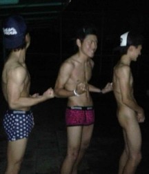 funny japanese straight guys 5d9f53e49fb11.jpg
