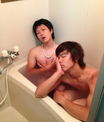 bathe in the tub in company 5da5f416ad932.jpg