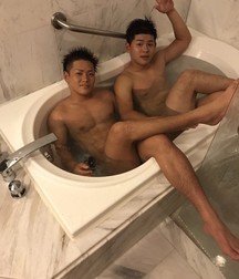 bathe in the tub in company 5da5f41be3002.jpg