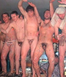 drunken straight boys 5da7640a9eb92.jpg