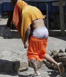 saggy-pants 5da7661dc983f.jpg