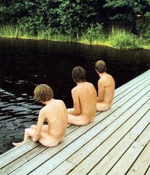 boys love water 5dac2a3828c22.jpg