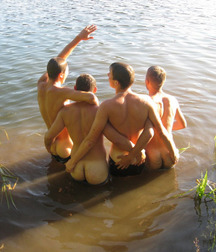 wet straight asses 5dae087b3df1e.jpg