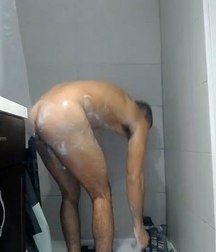 a look in the shower 5dae08cfb24ac.jpg