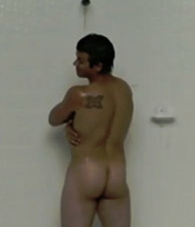 a look in the shower 5dae08e34670e.jpg