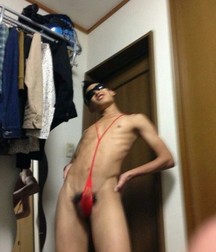 funny japanese boys 5dae0af1a16cf.jpg