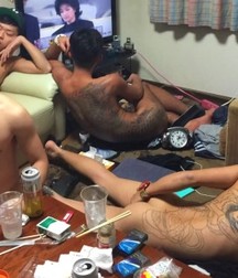 funny japanese boys 5dae0af32b878.jpg