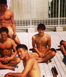 funny japanese boys 5dae0af64c8c7.jpg