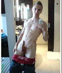 selfies in the mirror 5db1ebbadf489.jpg