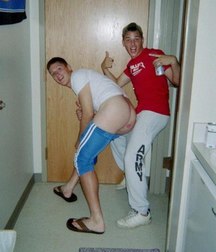 my friend's funny bottom 5db5a03e2a857.jpg