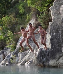 naked straight guys dive 5db5a16b51b2d.jpg