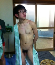 sexy asian guys 5db5f3b71bcd2.jpg