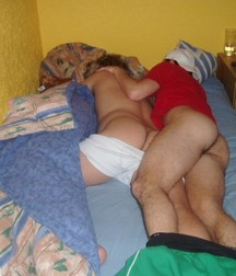 in bed to sleep with in friend 5db5f4f0af56c.jpg