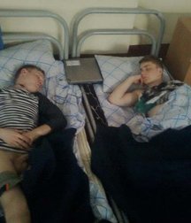 in bed to sleep with in friend 5db5f50c9f0e4.jpg
