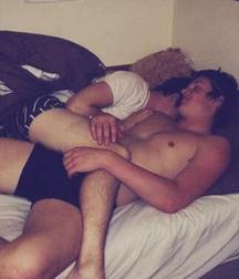 in bed to sleep with in friend 5db5f522d773d.jpg