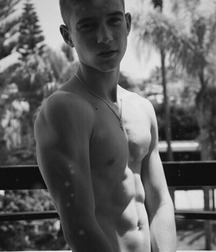 male beauty 5db84eb021903.jpg