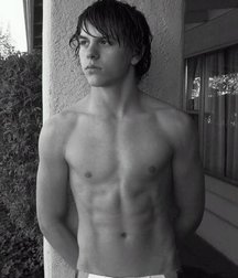 male beauty 5db84eb77eb06.jpg