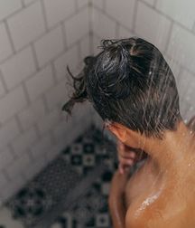 young boys in shower 5dbc5f05d2424.jpg