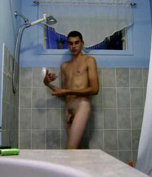 young boys in shower 5dbc5f0759508.jpg