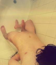 young boys in shower 5dbc5f3803467.jpg