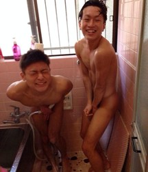 funny japanese straight boys 5dbc5fc2de42b.jpg
