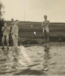 images from the past century 5dbc60c89284c.jpg