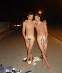 funny naked straight boys 5dbd86d615861.jpg