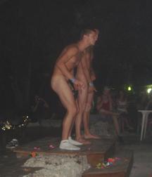 funny naked straight boys 5dbd86f37bef6.jpg
