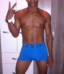 beautiful black guys 5dbe996aafa15.jpg