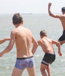 the summer of the boys 5dc09689f3f40.jpg