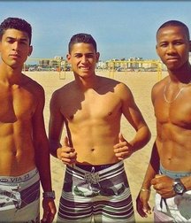 the summer of the boys 5dc0969ed51bc.jpg