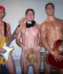 make music with friends 5dc2ff926a561.jpg