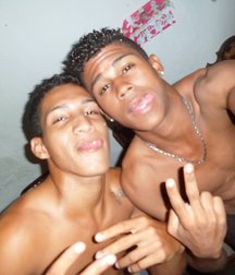 straight Brazilian guys 5dc3c886cca79.jpg