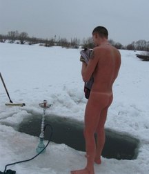 naked boys in the icy water 5dc564b63a894.jpg